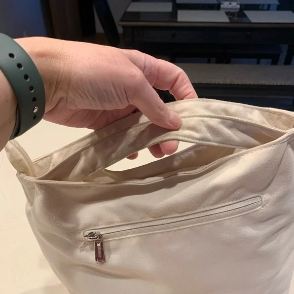 lululemon athletica Cream Lunch Bag - Picture 9 of 9